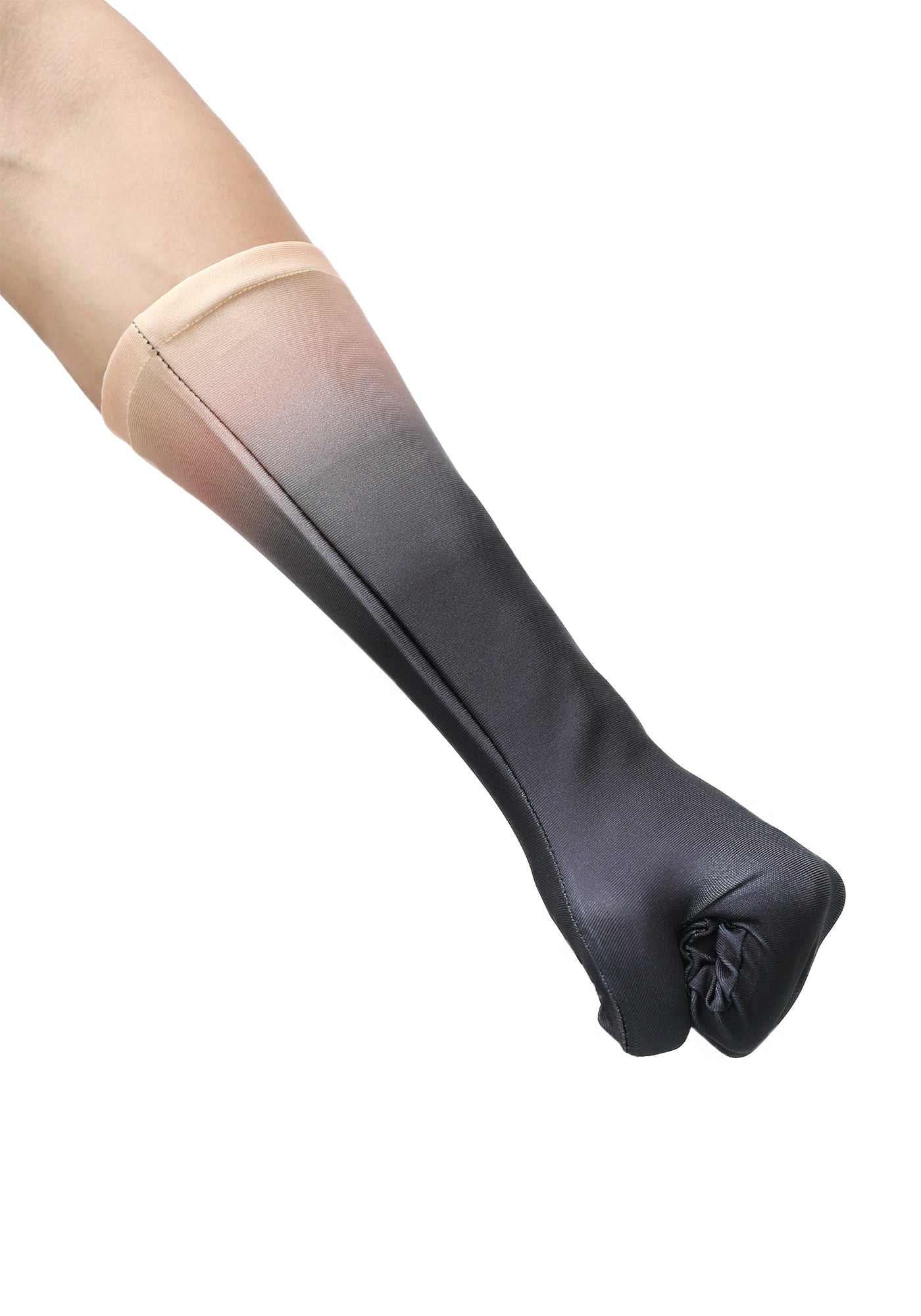 what does luffy wear on his arm? gloves!